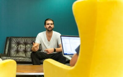 Het verschil tussen Feed forward en Feed up